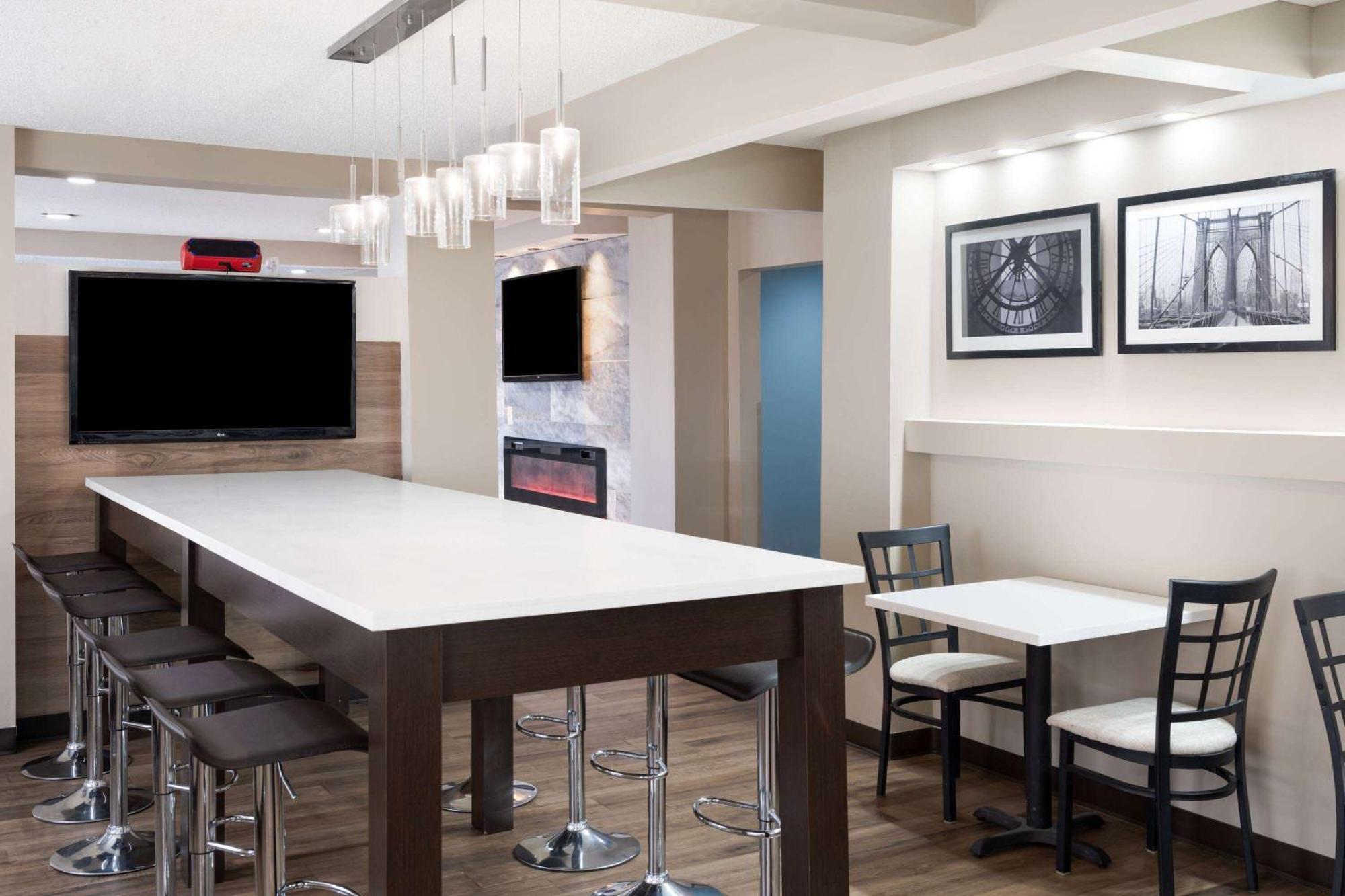 Baymont By Wyndham Boardman Hotel Luaran gambar